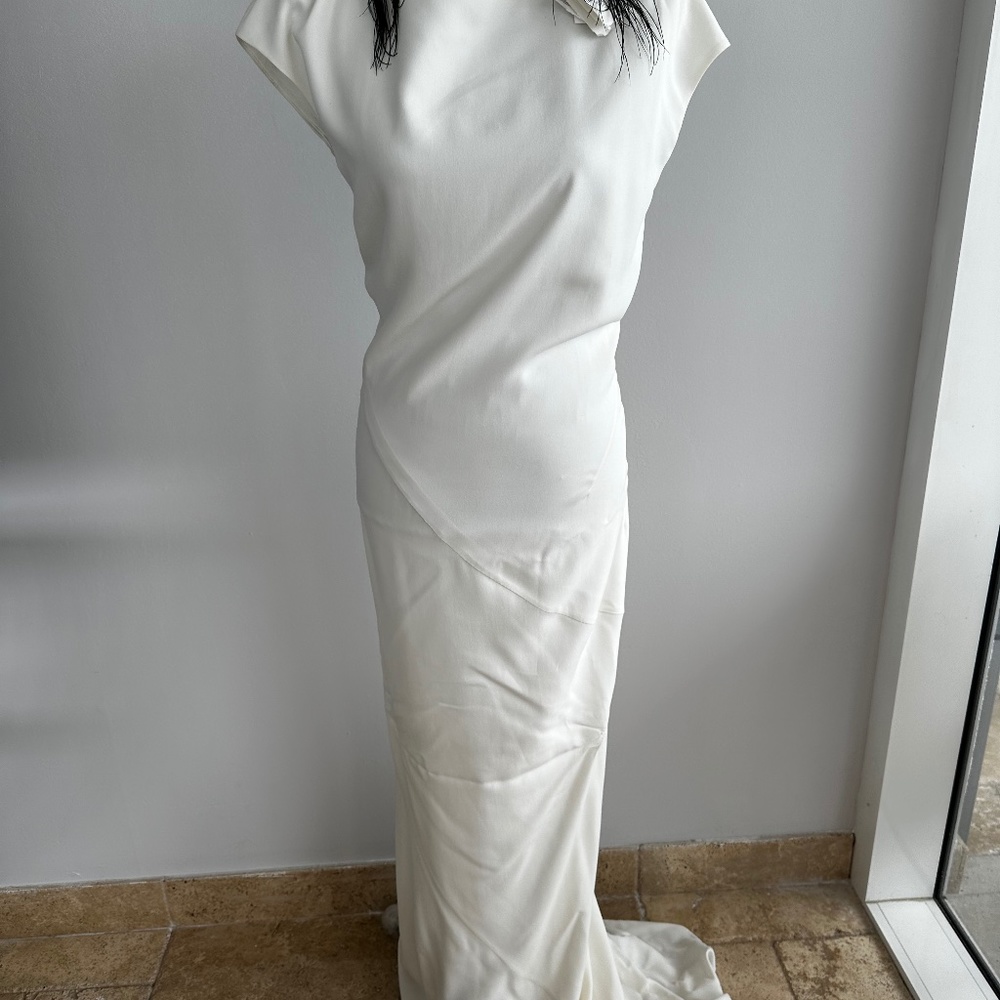 New $ 5425 Brunello Cucinelli White Silk Gown Wedding Ostrich Epaulette Sz M